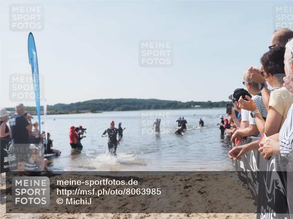22.06.2025 - Viking Triathlon MichiJ http://msf.ph/oto/8063985 22.06.2025 10:26:54 Schwimmen 52, 145, 288, 610, 623, 661 meine-sportfotos.de
