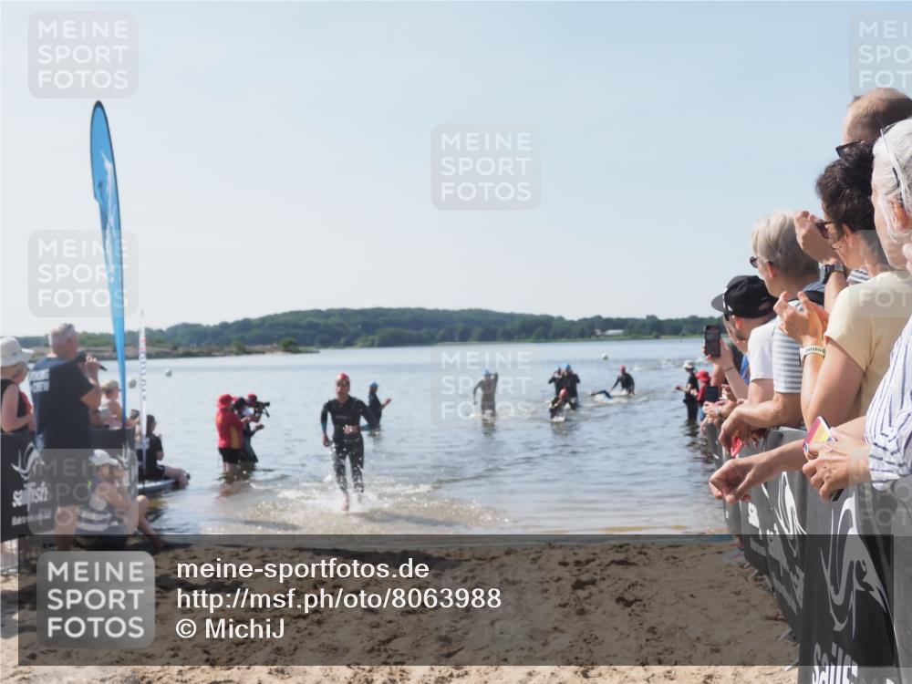 22.06.2025 - Viking Triathlon MichiJ http://msf.ph/oto/8063988 22.06.2025 10:26:54 Schwimmen 52, 145, 288, 610, 623, 661 meine-sportfotos.de