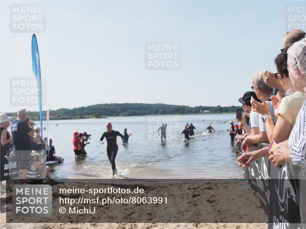 22.06.2025 - Viking Triathlon MichiJ http://msf.ph/oto/8063991 22.06.2025 10:26:55 Schwimmen 52, 81, 145, 288, 610, 623, 661 meine-sportfotos.de