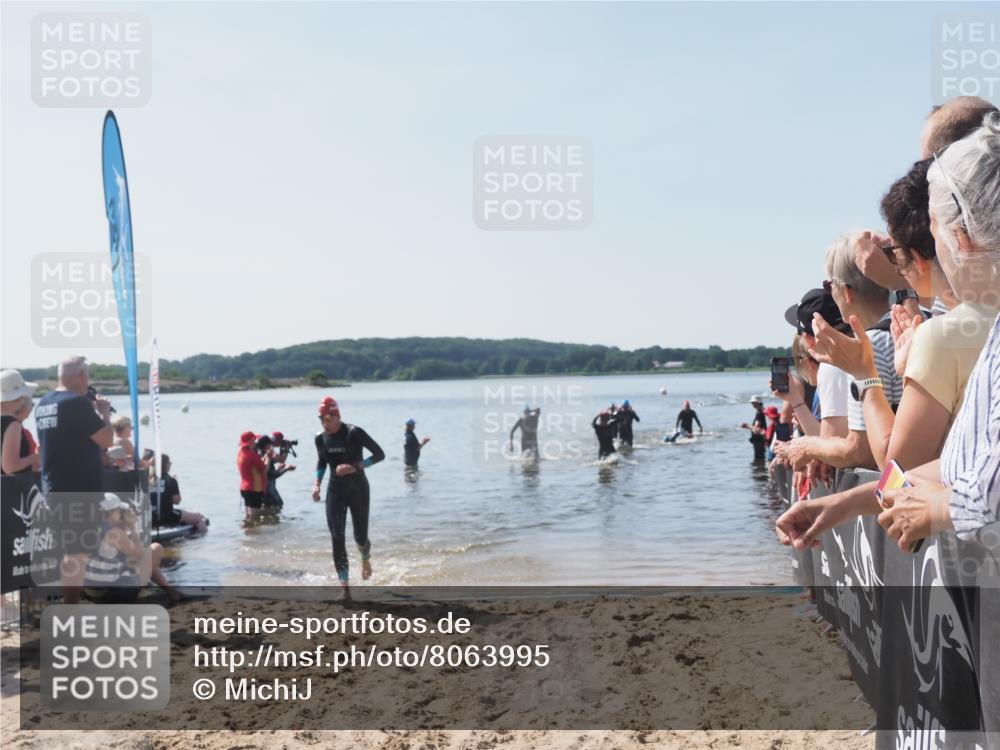 22.06.2025 - Viking Triathlon MichiJ http://msf.ph/oto/8063995 22.06.2025 10:26:55 Schwimmen 52, 81, 145, 288, 610, 623, 661 meine-sportfotos.de