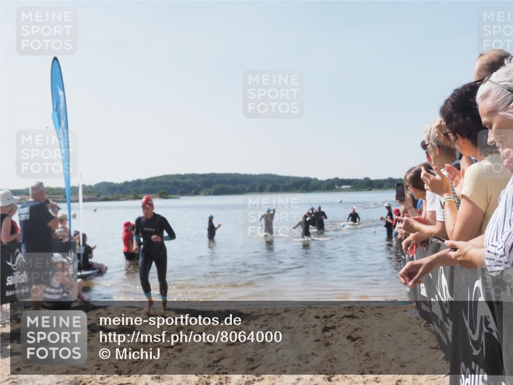 22.06.2025 - Viking Triathlon MichiJ http://msf.ph/oto/8064000 22.06.2025 10:26:56 Schwimmen 52, 81, 145, 288, 610, 623, 661 meine-sportfotos.de