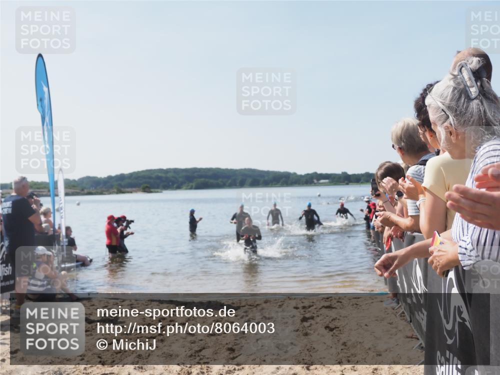 22.06.2025 - Viking Triathlon MichiJ http://msf.ph/oto/8064003 22.06.2025 10:27:00 Schwimmen 52, 81, 145, 288, 623, 661 meine-sportfotos.de