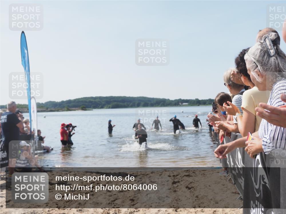 22.06.2025 - Viking Triathlon MichiJ http://msf.ph/oto/8064006 22.06.2025 10:27:01 Schwimmen 52, 81, 145, 288, 623, 661 meine-sportfotos.de