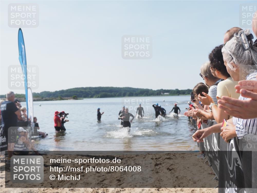 22.06.2025 - Viking Triathlon MichiJ http://msf.ph/oto/8064008 22.06.2025 10:27:01 Schwimmen 52, 81, 145, 288, 623, 661 meine-sportfotos.de