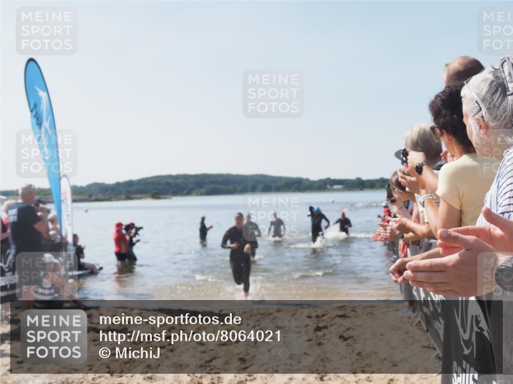 22.06.2025 - Viking Triathlon MichiJ http://msf.ph/oto/8064021 22.06.2025 10:27:02 Schwimmen 52, 81, 145, 288, 623, 661 meine-sportfotos.de