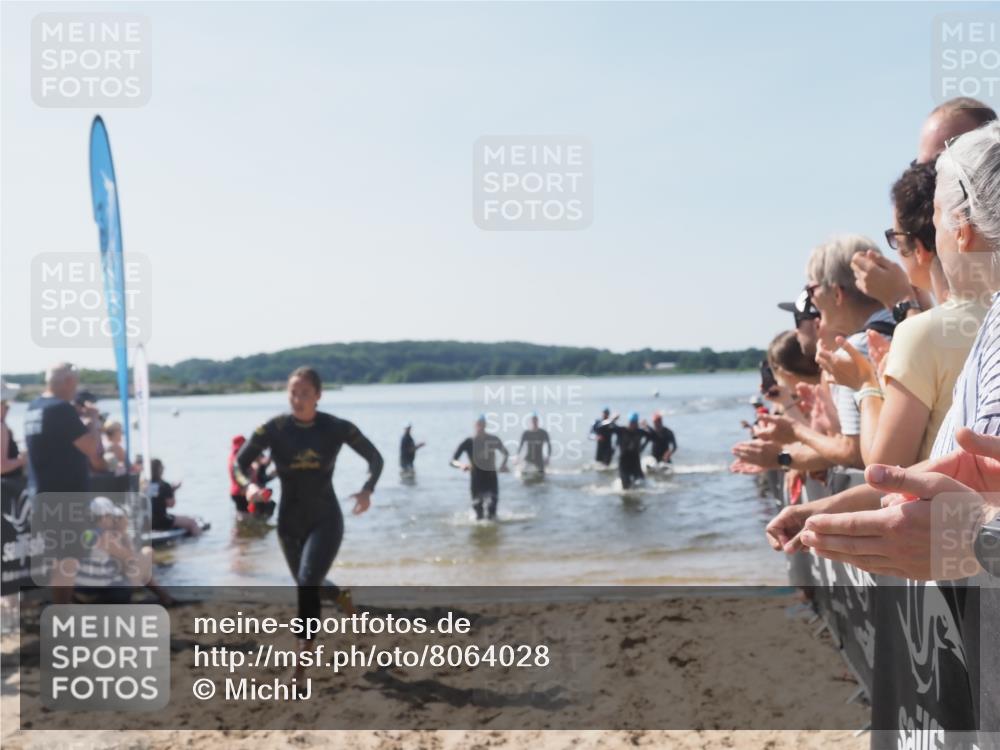 22.06.2025 - Viking Triathlon MichiJ http://msf.ph/oto/8064028 22.06.2025 10:27:04 Schwimmen 52, 81, 145, 288, 623, 661 meine-sportfotos.de