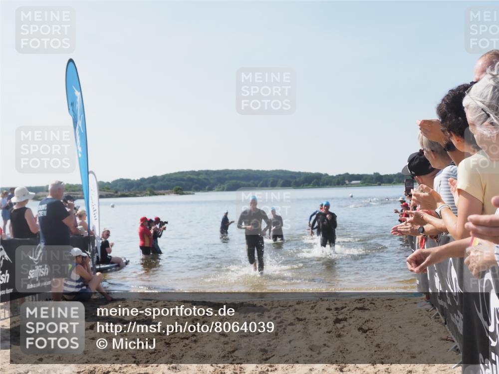 22.06.2025 - Viking Triathlon MichiJ http://msf.ph/oto/8064039 22.06.2025 10:27:05 Schwimmen 52, 81, 145, 288, 623, 661 meine-sportfotos.de