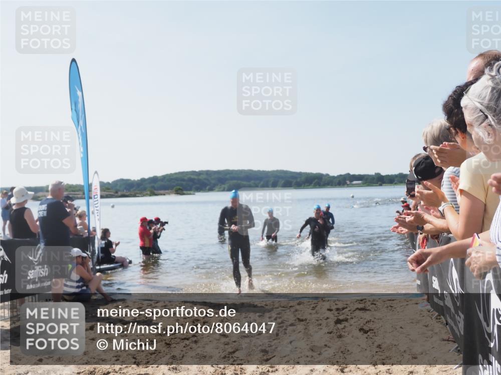 22.06.2025 - Viking Triathlon MichiJ http://msf.ph/oto/8064047 22.06.2025 10:27:06 Schwimmen 52, 81, 145, 288, 623, 661 meine-sportfotos.de