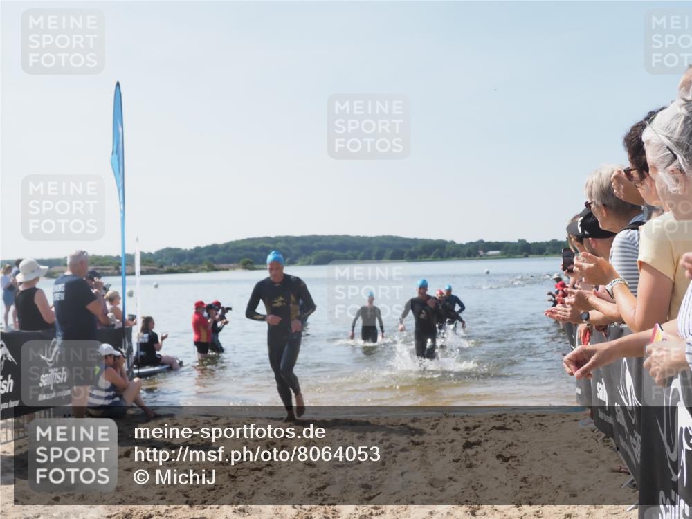 22.06.2025 - Viking Triathlon MichiJ http://msf.ph/oto/8064053 22.06.2025 10:27:07 Schwimmen 52, 81, 145, 288, 623 meine-sportfotos.de
