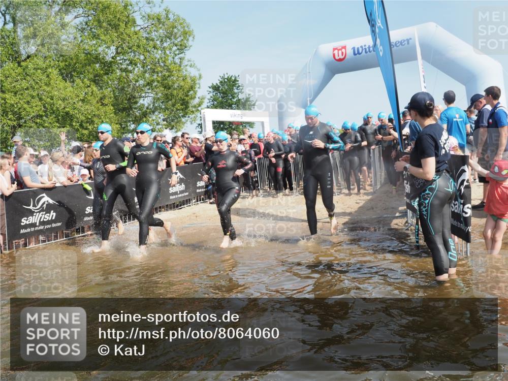 22.06.2025 - Viking Triathlon KatJ http://msf.ph/oto/8064060 22.06.2025 10:03:54 Schwimmen 26, 54, 77, 157, 215, 220, 242, 296, 336, 383, 396, 433, 451, 495, 639 meine-sportfotos.de