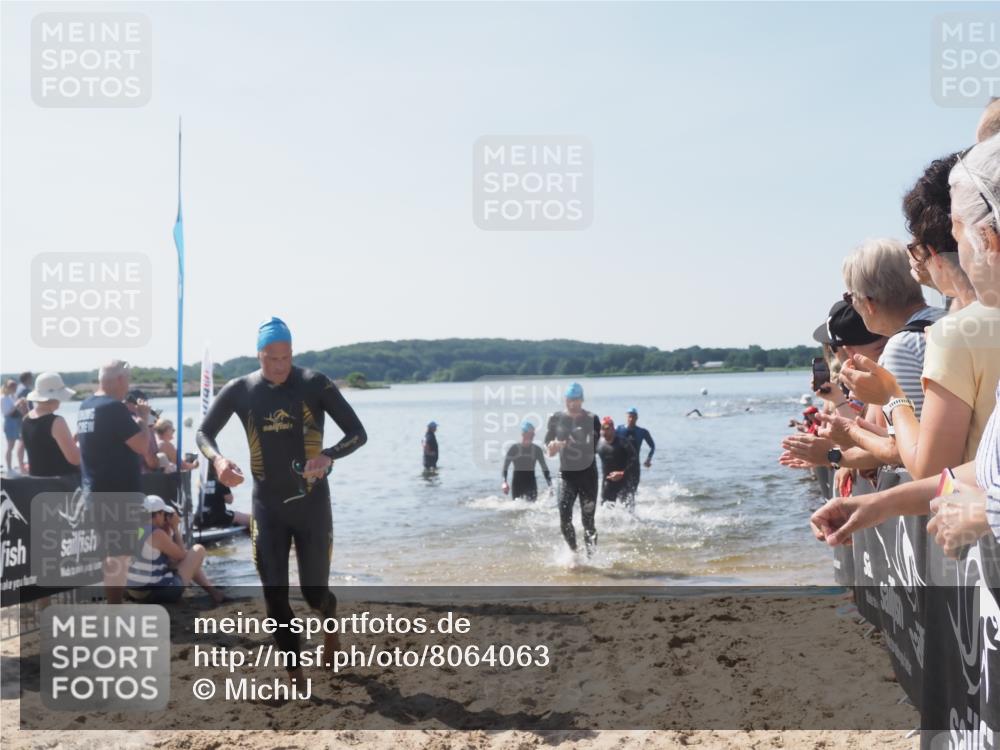 22.06.2025 - Viking Triathlon MichiJ http://msf.ph/oto/8064063 22.06.2025 10:27:08 Schwimmen 52, 81, 145, 288, 623 meine-sportfotos.de