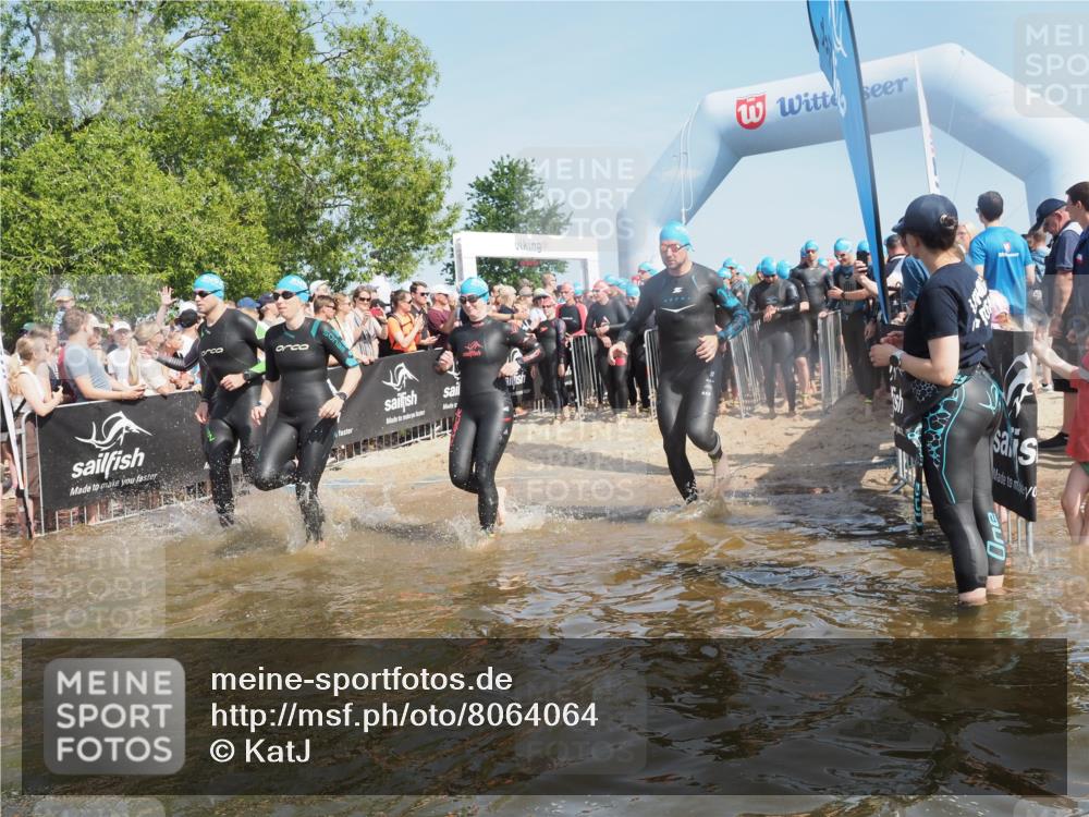 22.06.2025 - Viking Triathlon KatJ http://msf.ph/oto/8064064 22.06.2025 10:03:54 Schwimmen 26, 54, 77, 157, 215, 220, 242, 296, 336, 383, 396, 433, 451, 495, 639 meine-sportfotos.de