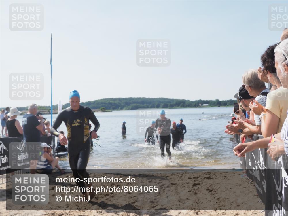22.06.2025 - Viking Triathlon MichiJ http://msf.ph/oto/8064065 22.06.2025 10:27:08 Schwimmen 52, 81, 145, 288, 623 meine-sportfotos.de