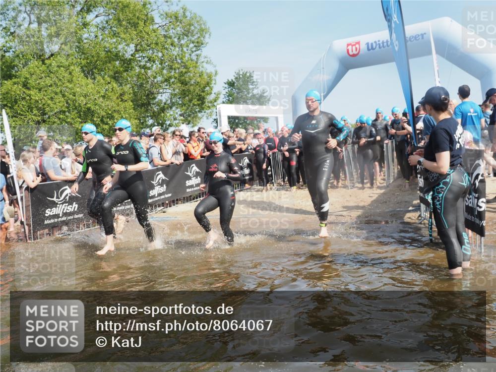22.06.2025 - Viking Triathlon KatJ http://msf.ph/oto/8064067 22.06.2025 10:03:54 Schwimmen 26, 54, 77, 157, 215, 220, 242, 296, 336, 383, 396, 433, 451, 495, 639 meine-sportfotos.de