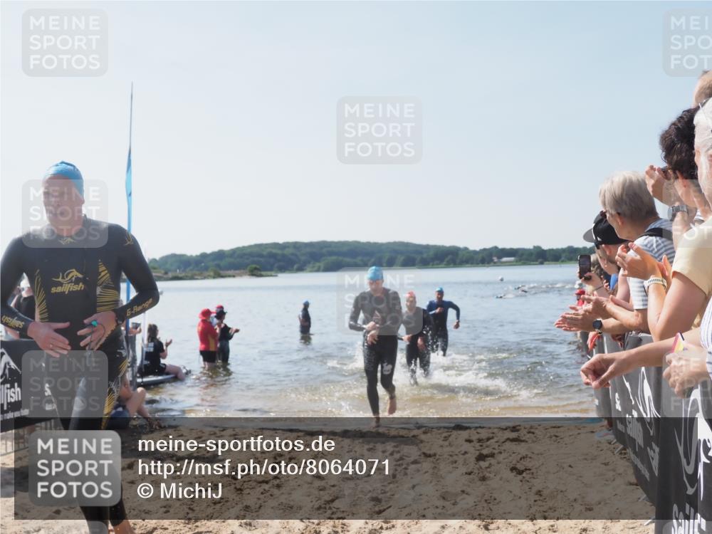 22.06.2025 - Viking Triathlon MichiJ http://msf.ph/oto/8064071 22.06.2025 10:27:09 Schwimmen 52, 81, 145, 288, 623 meine-sportfotos.de
