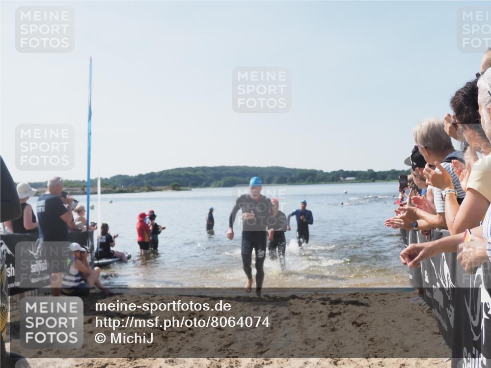 22.06.2025 - Viking Triathlon MichiJ http://msf.ph/oto/8064074 22.06.2025 10:27:10 Schwimmen 52, 81, 145, 623 meine-sportfotos.de