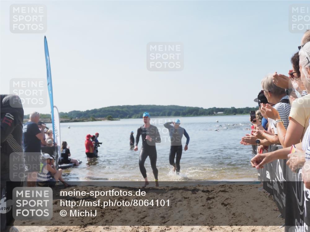 22.06.2025 - Viking Triathlon MichiJ http://msf.ph/oto/8064101 22.06.2025 10:27:13 Schwimmen 52, 81, 623 meine-sportfotos.de