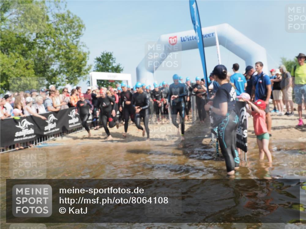 22.06.2025 - Viking Triathlon KatJ http://msf.ph/oto/8064108 22.06.2025 10:03:58 Schwimmen 26, 54, 77, 215, 220, 242, 315, 336, 383, 396, 433, 451, 495, 639, 657 meine-sportfotos.de
