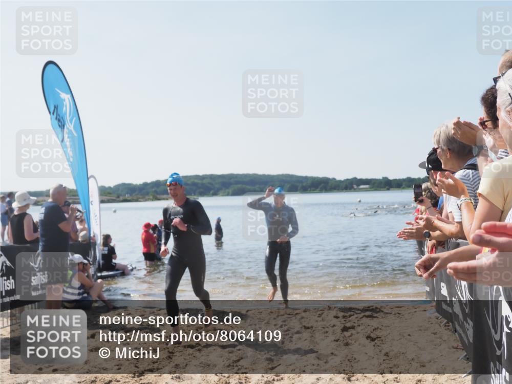 22.06.2025 - Viking Triathlon MichiJ http://msf.ph/oto/8064109 22.06.2025 10:27:13 Schwimmen 52, 81, 623 meine-sportfotos.de