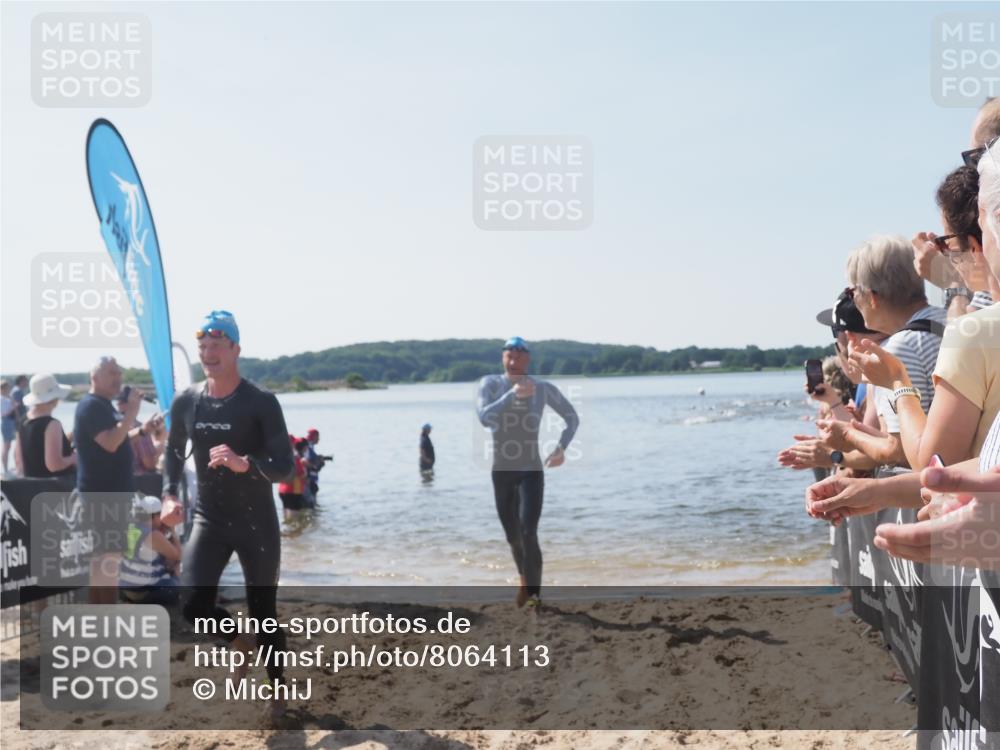 22.06.2025 - Viking Triathlon MichiJ http://msf.ph/oto/8064113 22.06.2025 10:27:14 Schwimmen 52, 81, 623 meine-sportfotos.de
