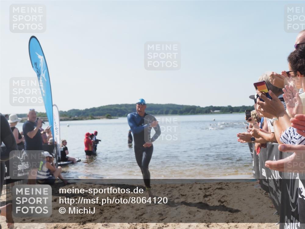 22.06.2025 - Viking Triathlon MichiJ http://msf.ph/oto/8064120 22.06.2025 10:27:15 Schwimmen 52, 81 meine-sportfotos.de