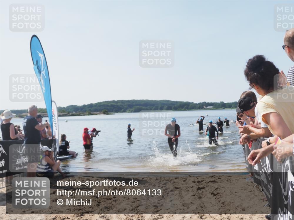 22.06.2025 - Viking Triathlon MichiJ http://msf.ph/oto/8064133 22.06.2025 10:27:34 Schwimmen 1, 176, 272, 286, 611 meine-sportfotos.de