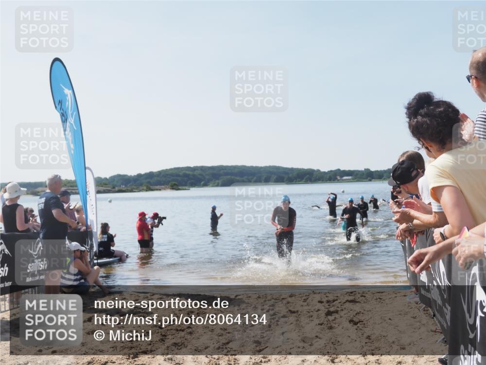 22.06.2025 - Viking Triathlon MichiJ http://msf.ph/oto/8064134 22.06.2025 10:27:35 Schwimmen 1, 176, 272, 286, 611 meine-sportfotos.de
