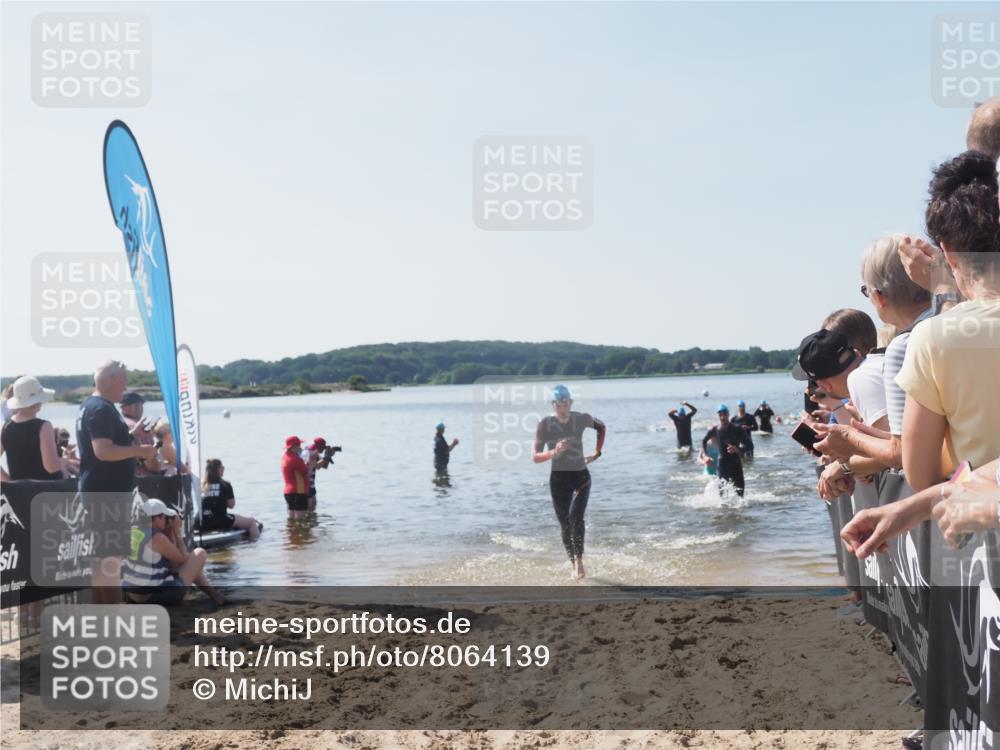 22.06.2025 - Viking Triathlon MichiJ http://msf.ph/oto/8064139 22.06.2025 10:27:35 Schwimmen 1, 176, 272, 286, 611 meine-sportfotos.de