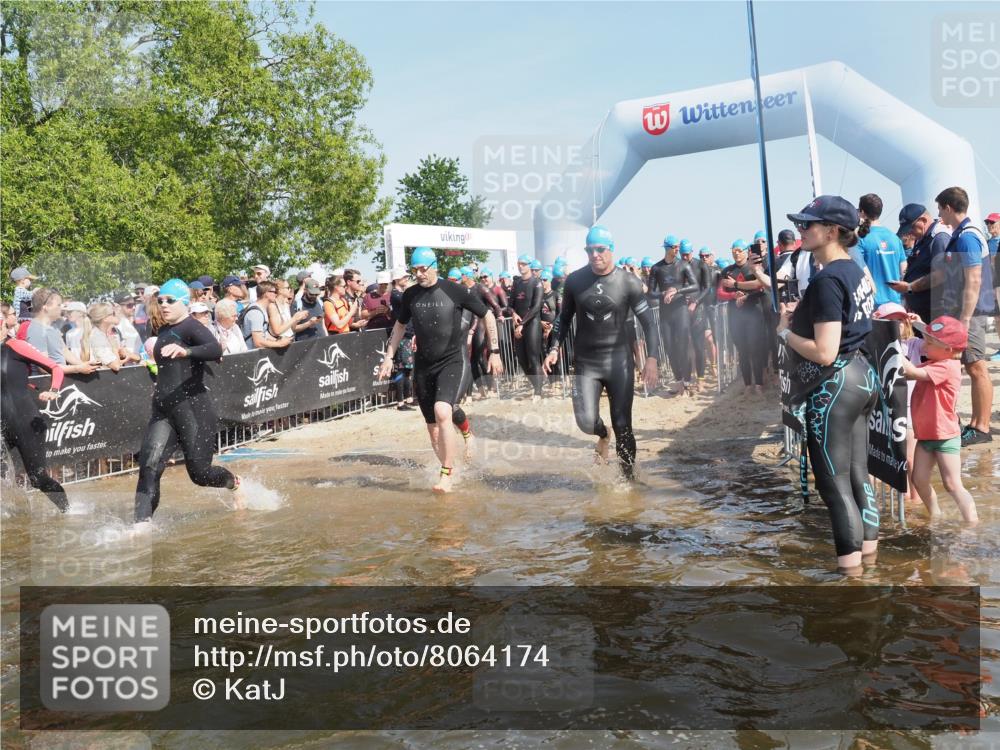 22.06.2025 - Viking Triathlon KatJ http://msf.ph/oto/8064174 22.06.2025 10:04:03 Schwimmen 54, 215, 220, 240, 242, 313, 315, 336, 370, 383, 433, 448, 614, 639, 657 meine-sportfotos.de