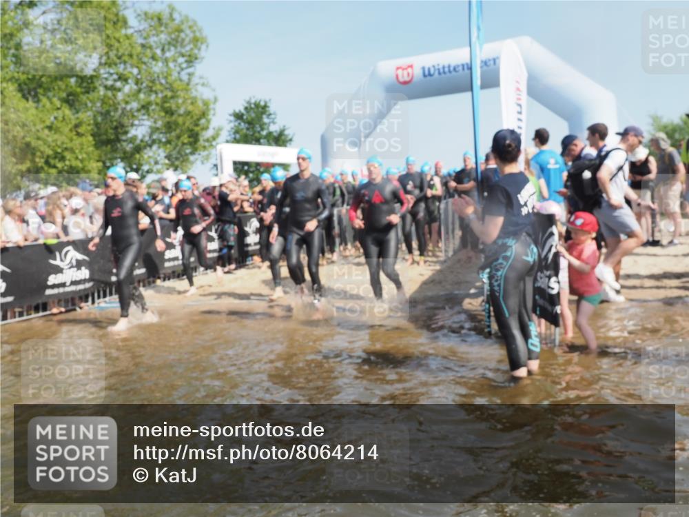 22.06.2025 - Viking Triathlon KatJ http://msf.ph/oto/8064214 22.06.2025 10:04:09 Schwimmen 156, 199, 240, 313, 315, 351, 370, 448, 474, 529, 614, 657 meine-sportfotos.de