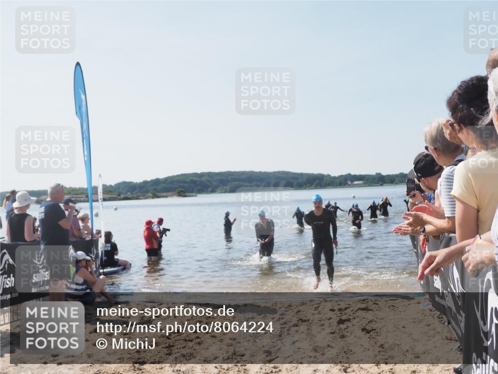 22.06.2025 - Viking Triathlon MichiJ http://msf.ph/oto/8064224 22.06.2025 10:27:45 Schwimmen 1, 176, 198, 230, 534 meine-sportfotos.de