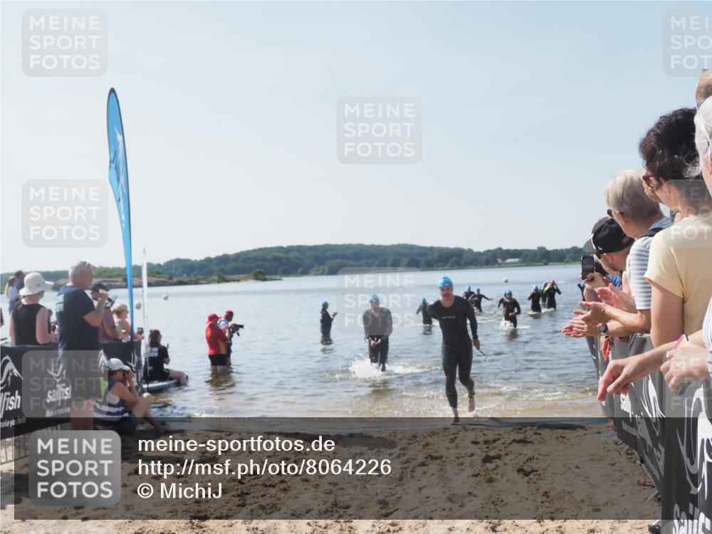 22.06.2025 - Viking Triathlon MichiJ http://msf.ph/oto/8064226 22.06.2025 10:27:45 Schwimmen 1, 176, 198, 230, 534 meine-sportfotos.de