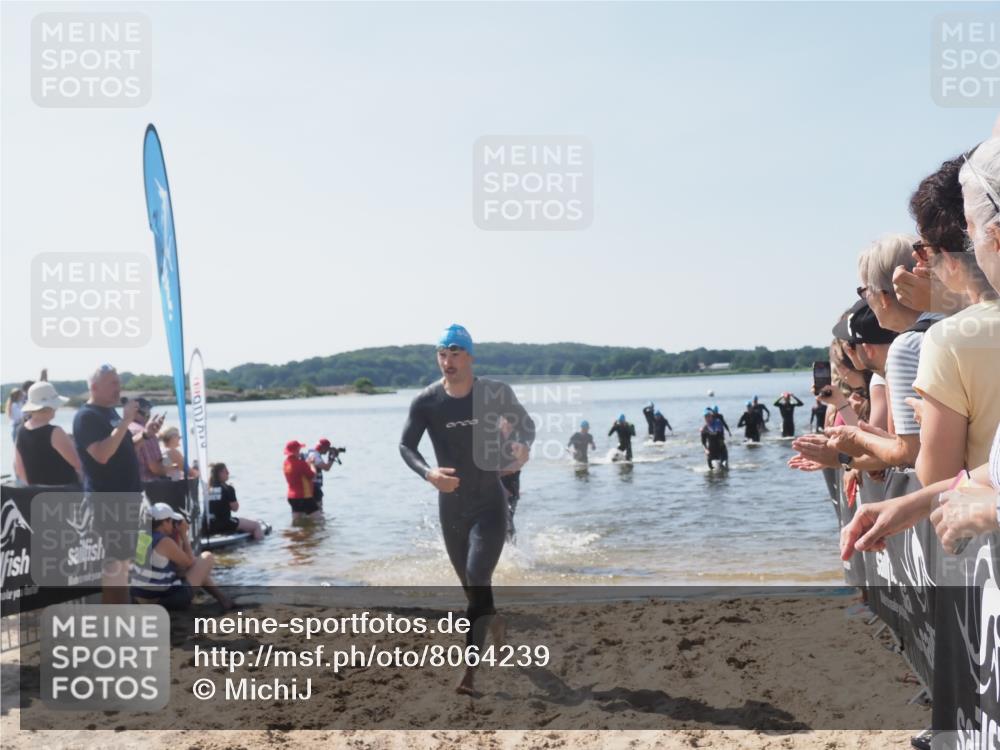 22.06.2025 - Viking Triathlon MichiJ http://msf.ph/oto/8064239 22.06.2025 10:27:47 Schwimmen 1, 90, 176, 198, 230, 289, 534, 616 meine-sportfotos.de