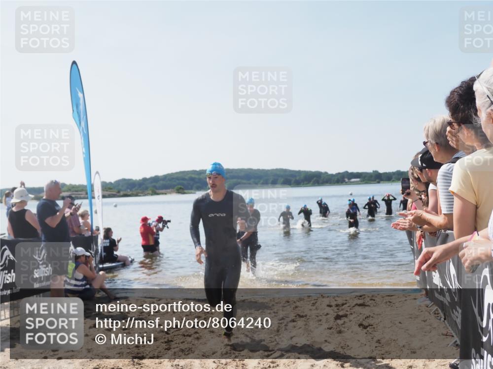 22.06.2025 - Viking Triathlon MichiJ http://msf.ph/oto/8064240 22.06.2025 10:27:47 Schwimmen 1, 90, 176, 198, 230, 289, 534, 616 meine-sportfotos.de
