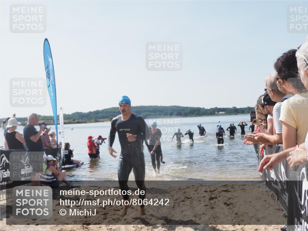 22.06.2025 - Viking Triathlon MichiJ http://msf.ph/oto/8064242 22.06.2025 10:27:47 Schwimmen 1, 90, 176, 198, 230, 289, 534, 616 meine-sportfotos.de