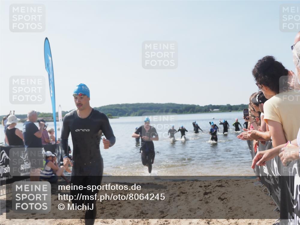 22.06.2025 - Viking Triathlon MichiJ http://msf.ph/oto/8064245 22.06.2025 10:27:48 Schwimmen 1, 90, 176, 196, 198, 230, 289, 534, 616 meine-sportfotos.de