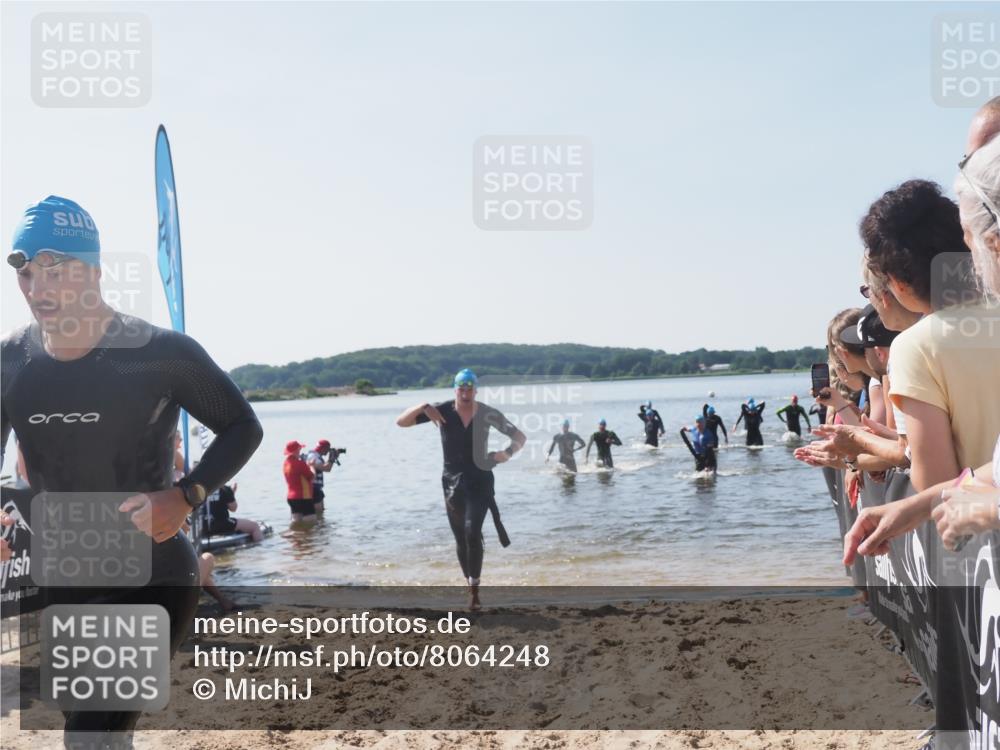 22.06.2025 - Viking Triathlon MichiJ http://msf.ph/oto/8064248 22.06.2025 10:27:48 Schwimmen 1, 90, 176, 196, 198, 230, 289, 534, 616 meine-sportfotos.de