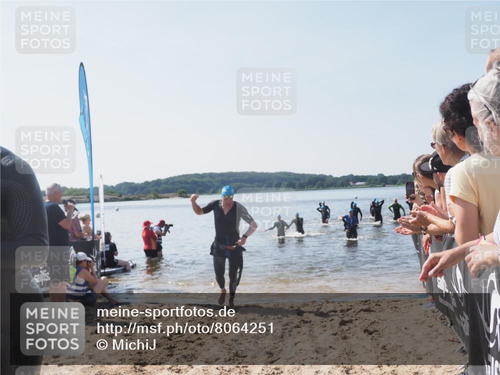 22.06.2025 - Viking Triathlon MichiJ http://msf.ph/oto/8064251 22.06.2025 10:27:48 Schwimmen 1, 90, 176, 196, 198, 230, 289, 534, 616 meine-sportfotos.de