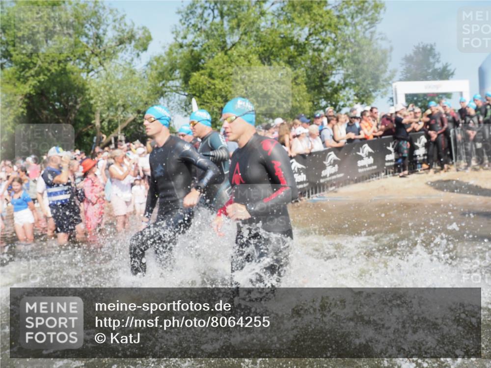 22.06.2025 - Viking Triathlon KatJ http://msf.ph/oto/8064255 22.06.2025 10:04:11 Schwimmen 141, 142, 156, 185, 199, 240, 276, 313, 351, 370, 448, 474, 493, 529, 614 meine-sportfotos.de