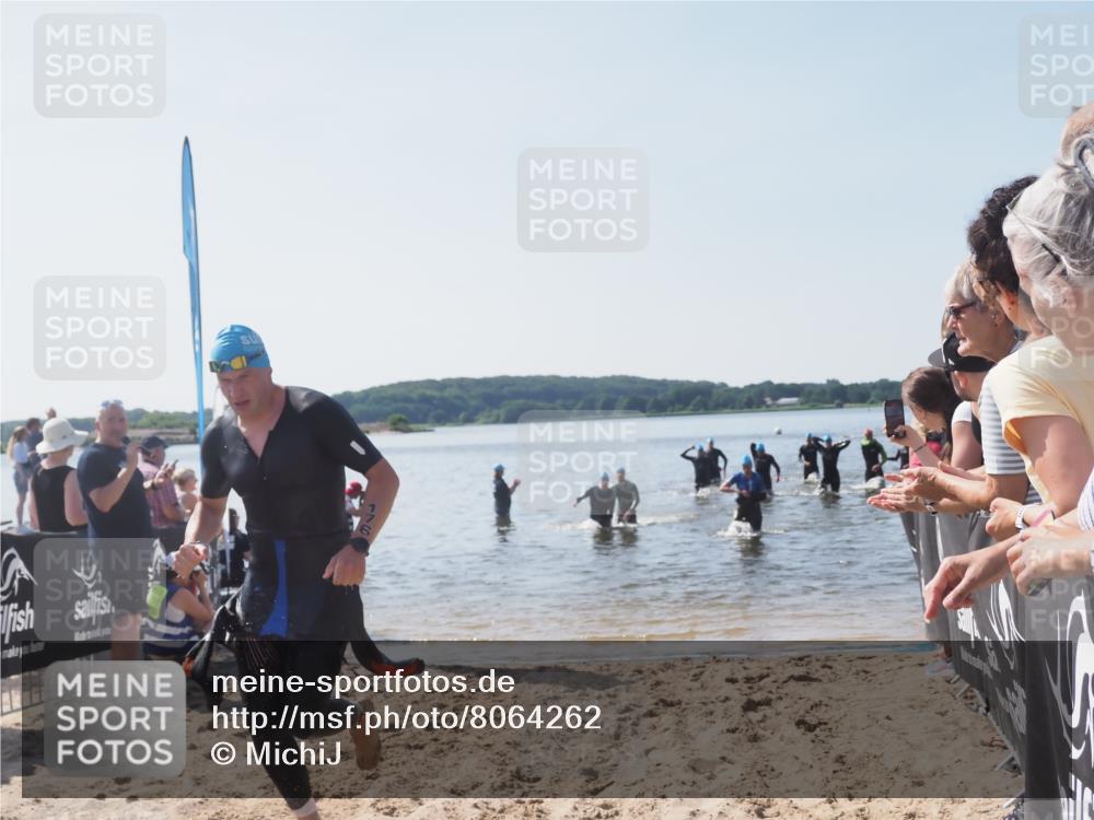 22.06.2025 - Viking Triathlon MichiJ http://msf.ph/oto/8064262 22.06.2025 10:27:50 Schwimmen 14, 90, 176, 178, 196, 198, 230, 289, 534, 616 meine-sportfotos.de