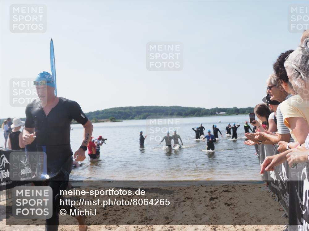 22.06.2025 - Viking Triathlon MichiJ http://msf.ph/oto/8064265 22.06.2025 10:27:50 Schwimmen 14, 90, 176, 178, 196, 198, 230, 289, 534, 616 meine-sportfotos.de