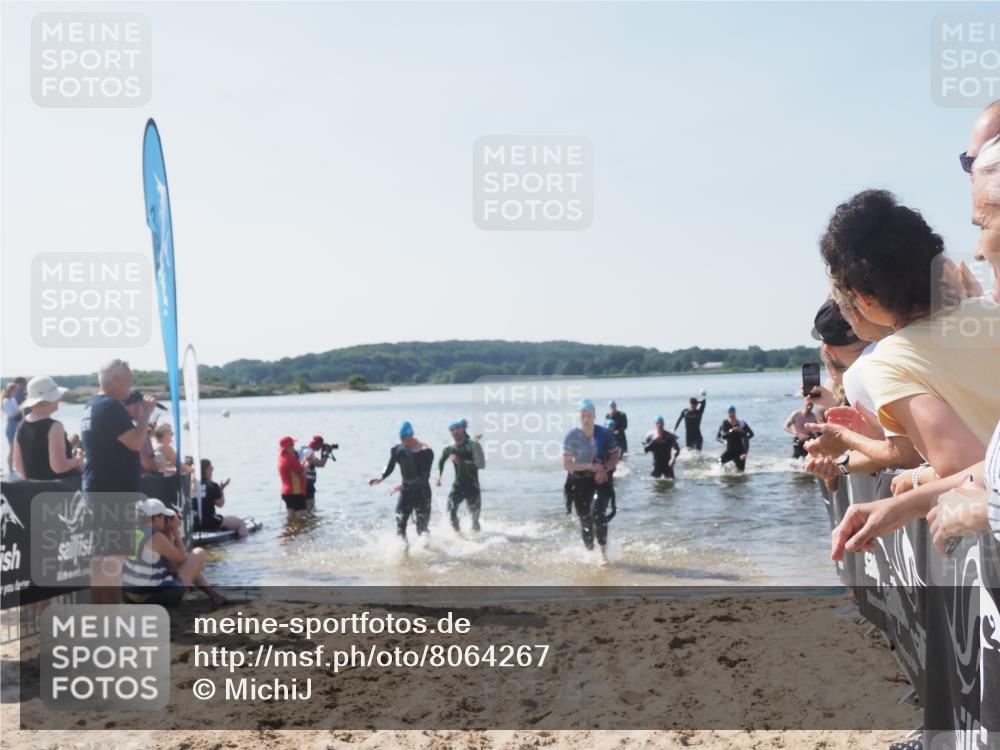 22.06.2025 - Viking Triathlon MichiJ http://msf.ph/oto/8064267 22.06.2025 10:27:56 Schwimmen 14, 90, 178, 196, 198, 230, 289, 401, 534, 616 meine-sportfotos.de