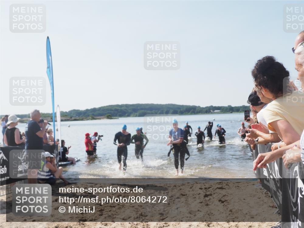 22.06.2025 - Viking Triathlon MichiJ http://msf.ph/oto/8064272 22.06.2025 10:27:56 Schwimmen 14, 90, 178, 196, 198, 230, 289, 401, 534, 616 meine-sportfotos.de