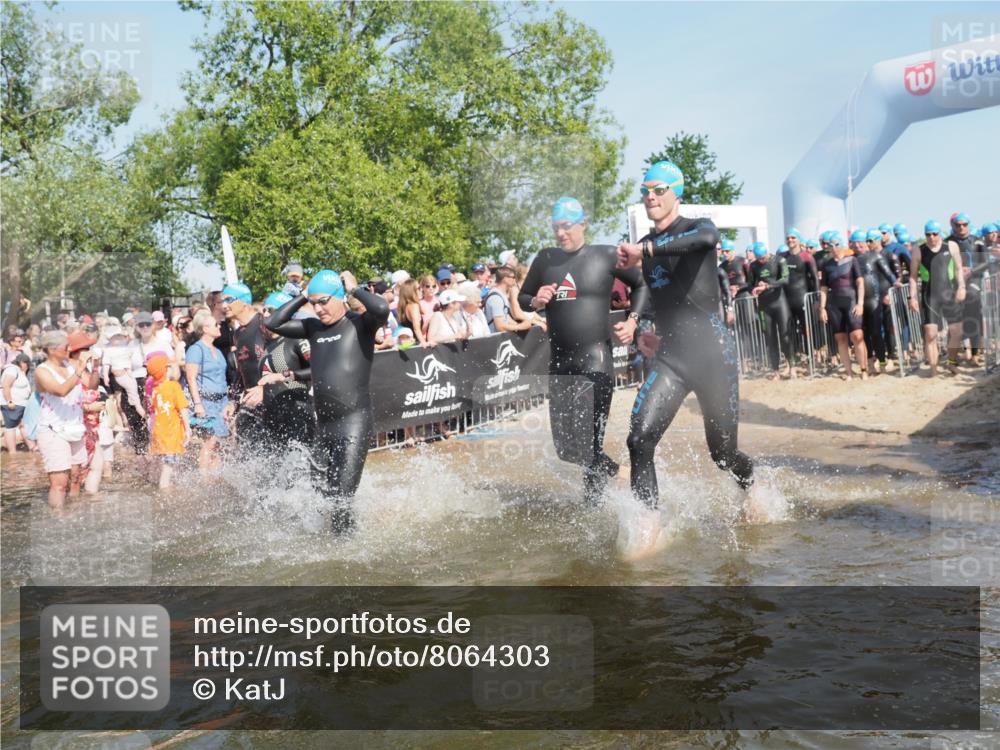 22.06.2025 - Viking Triathlon KatJ http://msf.ph/oto/8064303 22.06.2025 10:04:15 Schwimmen 115, 141, 142, 156, 185, 199, 253, 276, 351, 408, 474, 493, 529 meine-sportfotos.de