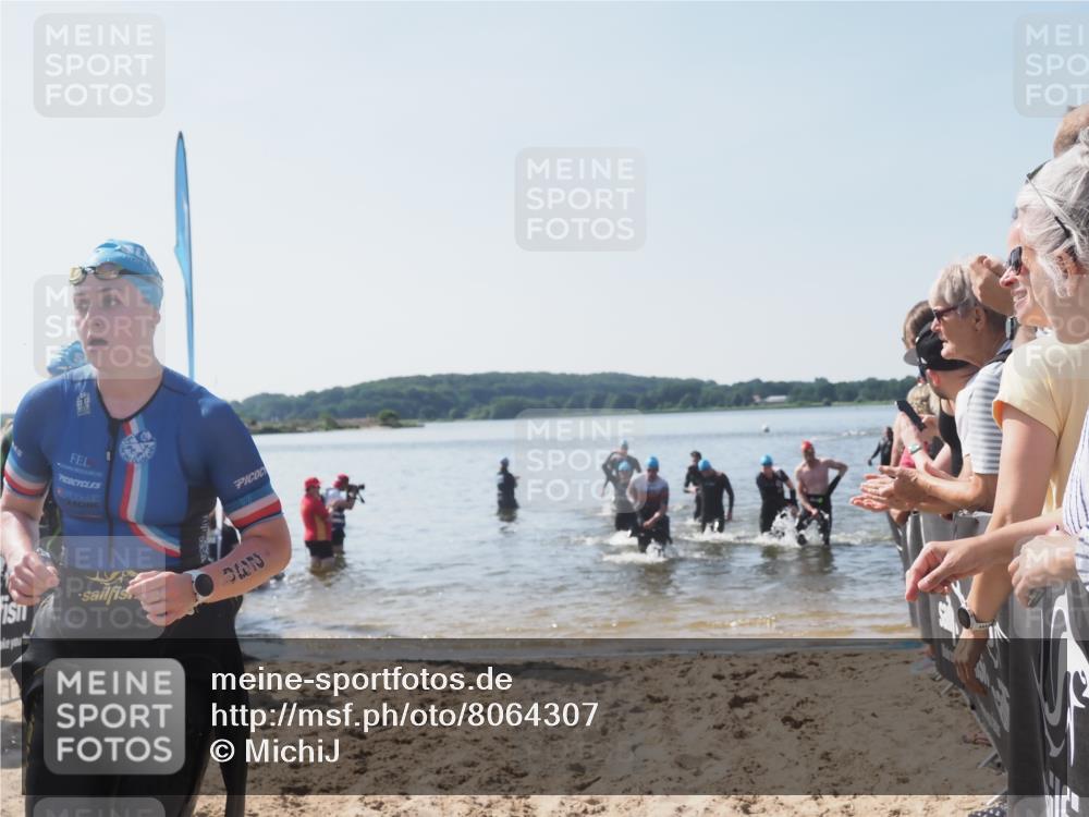 22.06.2025 - Viking Triathlon MichiJ http://msf.ph/oto/8064307 22.06.2025 10:27:59 Schwimmen 14, 90, 178, 196, 198, 230, 289, 367, 401, 534, 616 meine-sportfotos.de