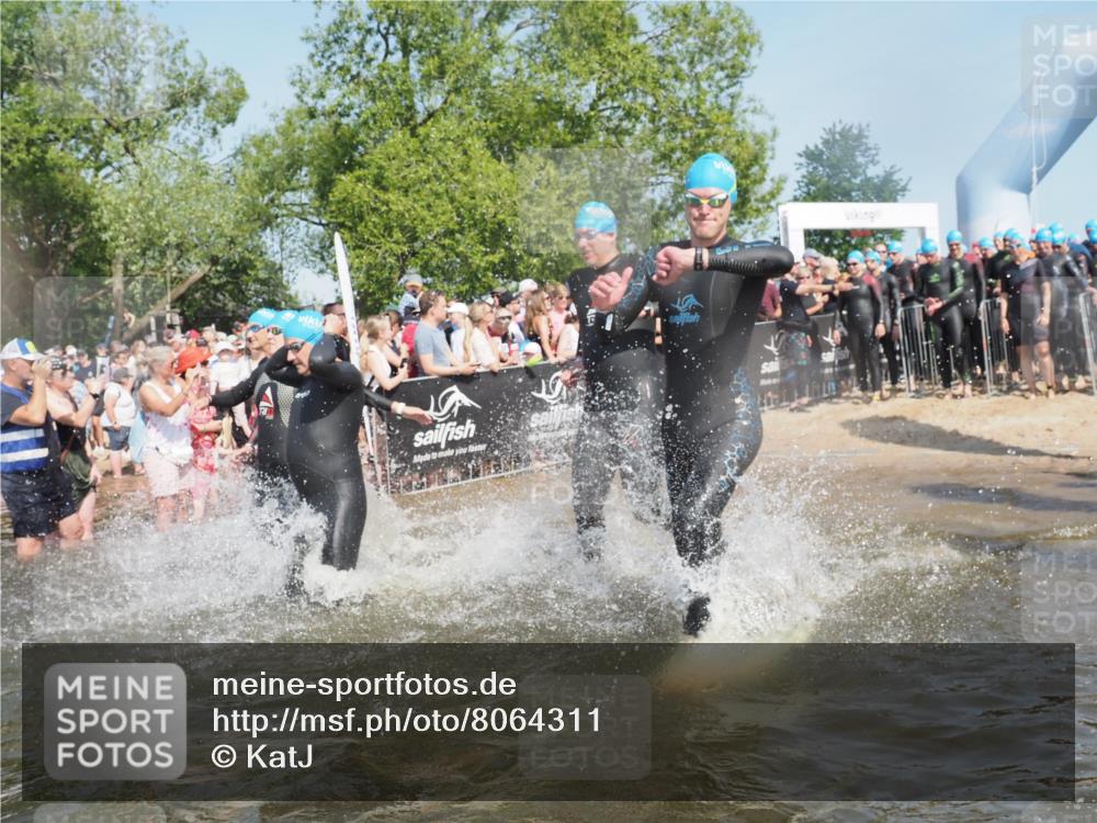 22.06.2025 - Viking Triathlon KatJ http://msf.ph/oto/8064311 22.06.2025 10:04:16 Schwimmen 115, 141, 142, 156, 185, 195, 199, 253, 276, 351, 377, 408, 474, 493, 529 meine-sportfotos.de