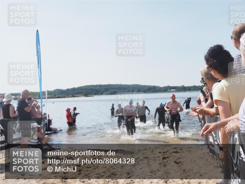 22.06.2025 - Viking Triathlon MichiJ http://msf.ph/oto/8064328 22.06.2025 10:28:03 Schwimmen 14, 90, 178, 196, 289, 367, 401, 616 meine-sportfotos.de