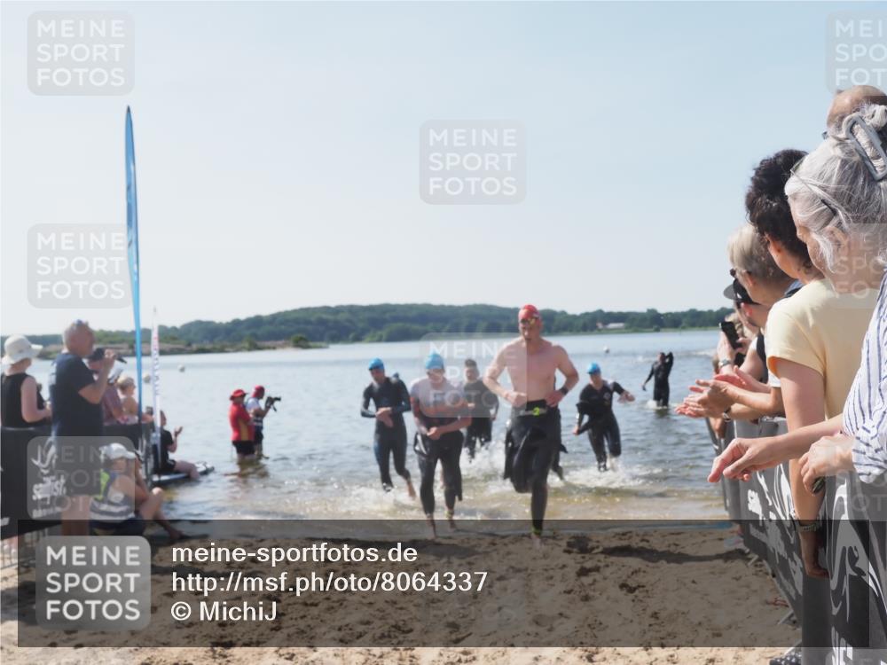 22.06.2025 - Viking Triathlon MichiJ http://msf.ph/oto/8064337 22.06.2025 10:28:05 Schwimmen 14, 90, 178, 196, 289, 367, 401, 616 meine-sportfotos.de