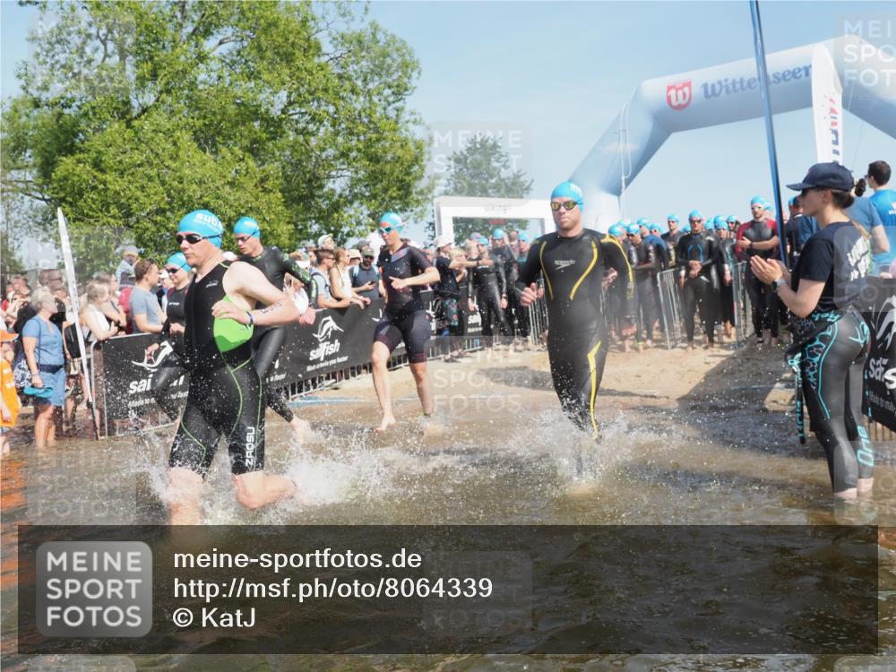 22.06.2025 - Viking Triathlon KatJ http://msf.ph/oto/8064339 22.06.2025 10:04:20 Schwimmen 115, 141, 142, 185, 195, 199, 209, 239, 253, 276, 335, 377, 408, 419, 447, 493 meine-sportfotos.de