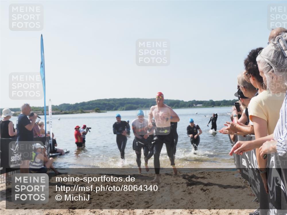 22.06.2025 - Viking Triathlon MichiJ http://msf.ph/oto/8064340 22.06.2025 10:28:05 Schwimmen 14, 90, 178, 196, 289, 367, 401, 616 meine-sportfotos.de